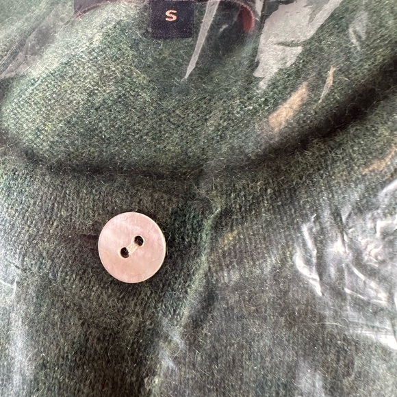 Quince Mongolian Cashmere Cardigan in Forest Green Size Small NWOT - Picture 8 of 8